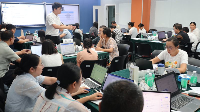 小标题：一、专业分设的必要性